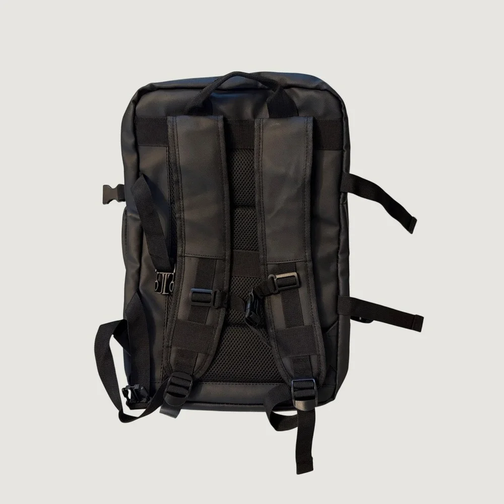 Primo Weekender Laptop Bag Black Travel Backpack USB Port Water Resistant NEW